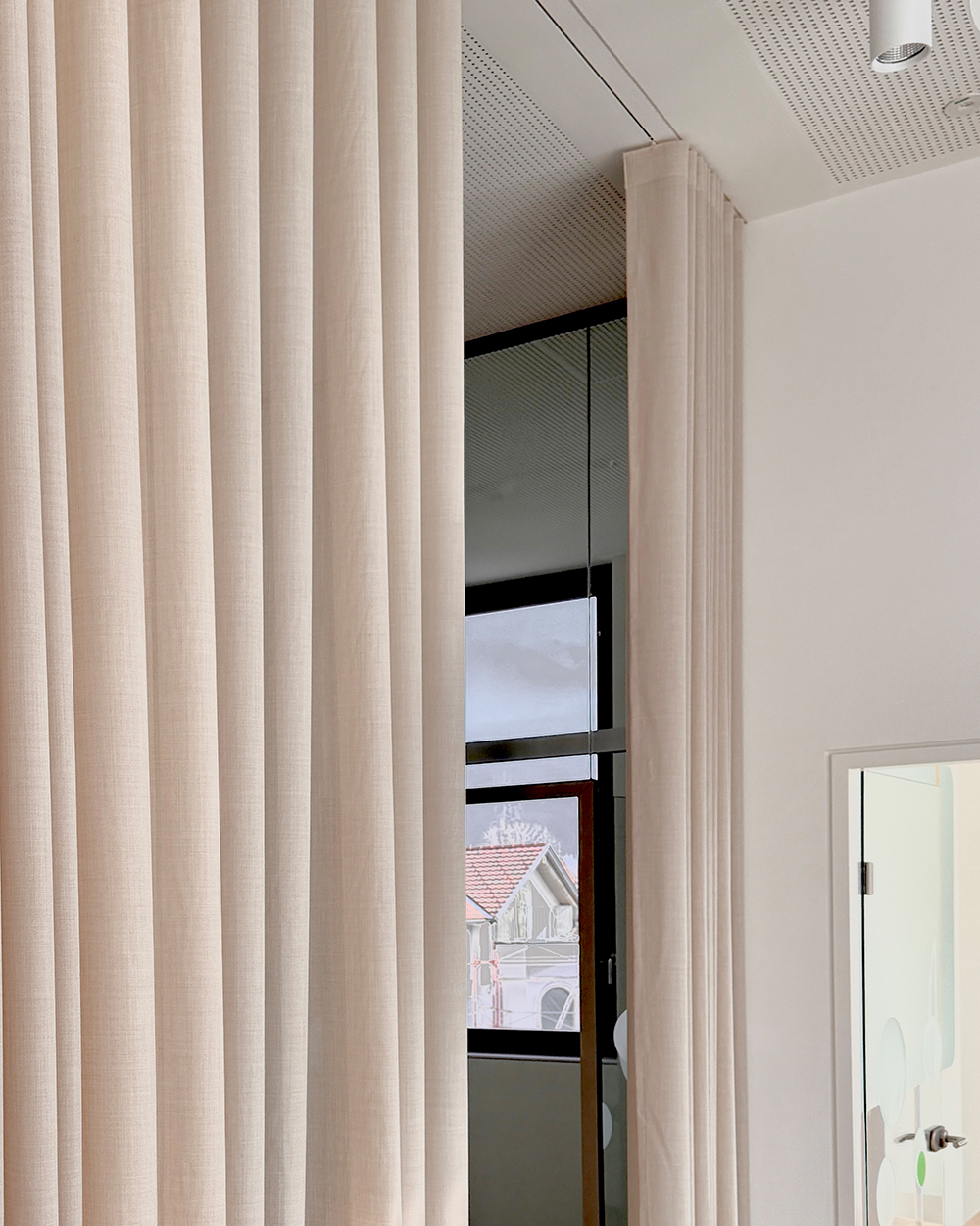 Textile Zonierung im Open-Space-Bereich