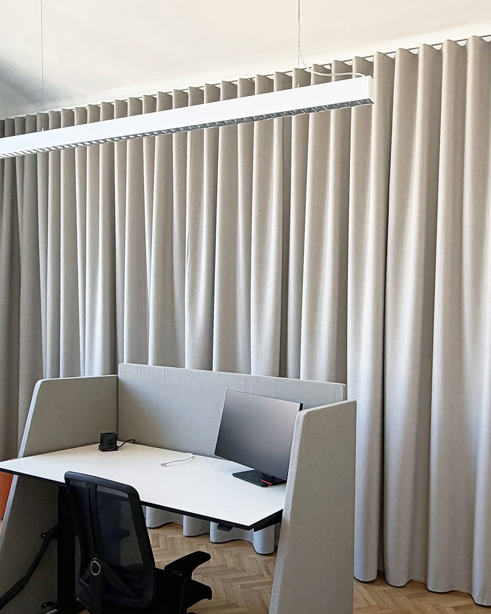 Kvadrat Ginger 2 in Farbe 122 — wärmere Stoffvariante